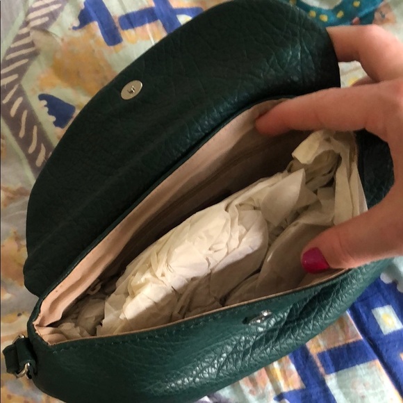 Nine West hunter green crossbody - Picture 3 of 3